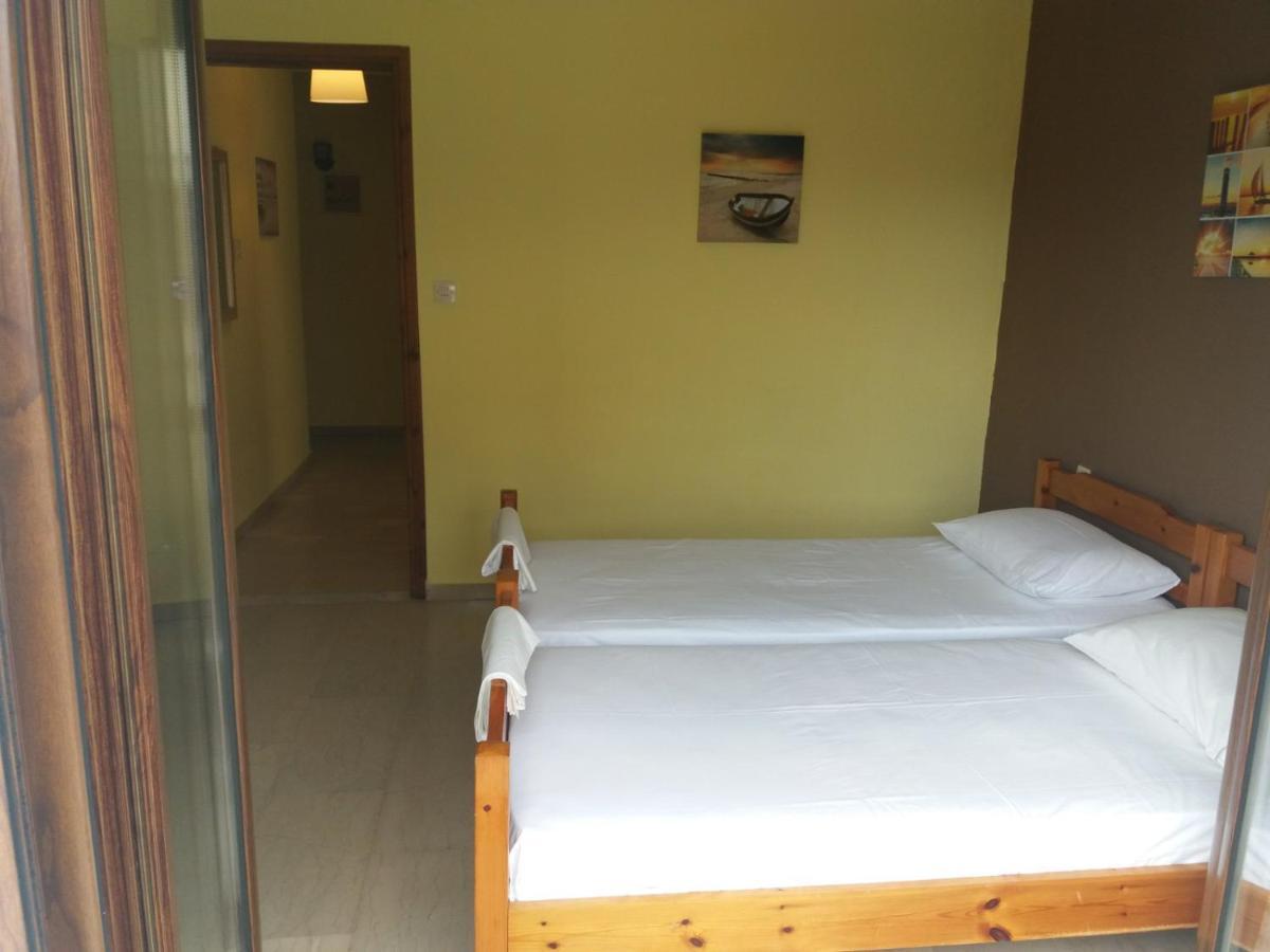 P.A.G Apartments Nea Roda Exterior foto