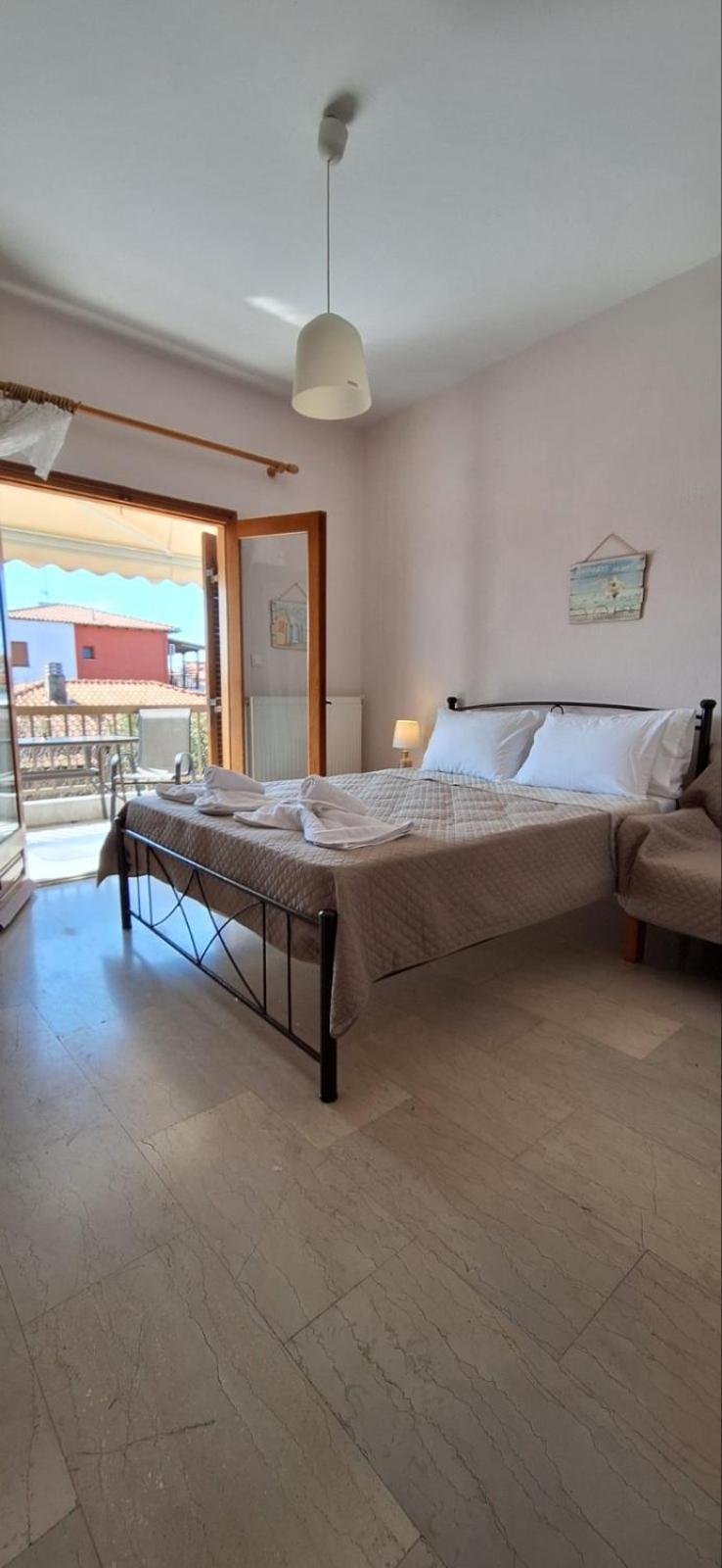 P.A.G Apartments Nea Roda Quarto foto